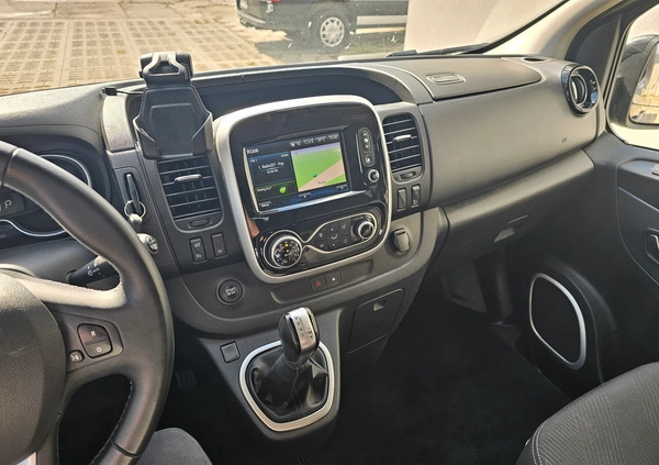 Renault Trafic cena 141000 przebieg: 155800, rok produkcji 2019 z Kutno małe 742